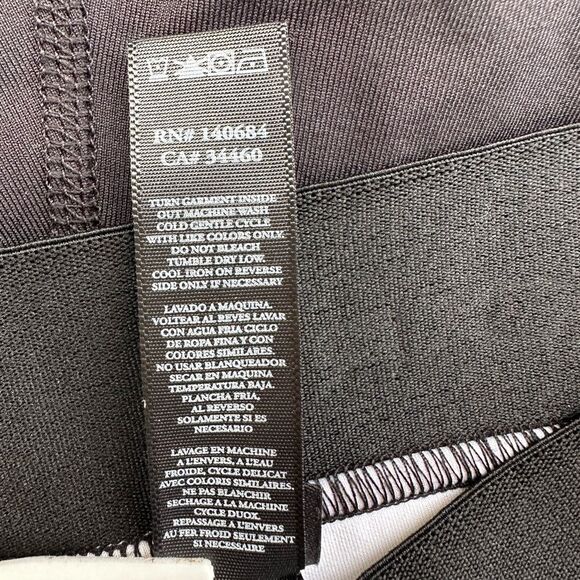 Koral Mid Rise Black With White Side Panel Leggings Size Medium NWOT - Picture 7 of 7